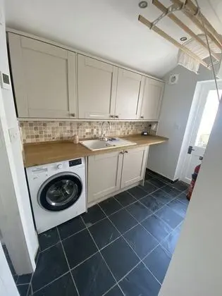 Luxury Kır Evi, Özel Banyo, Havuz Manzaralı (April Cottage)