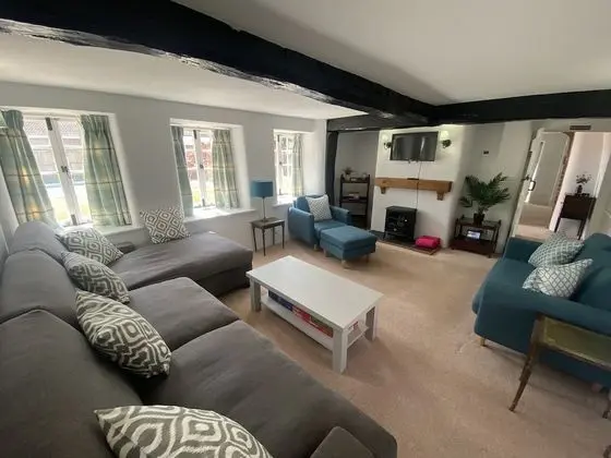 Luxury Kır Evi, Özel Banyo, Havuz Manzaralı (April Cottage)