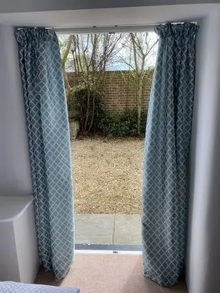 Luxury Kır Evi, Özel Banyo, Havuz Manzaralı (April Cottage)