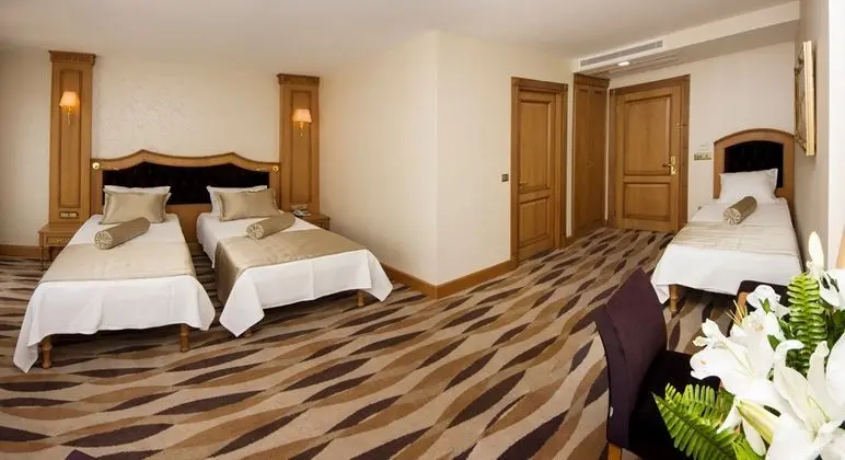 Triple, Şehir Manzaralı, Fransız Balkonlu
