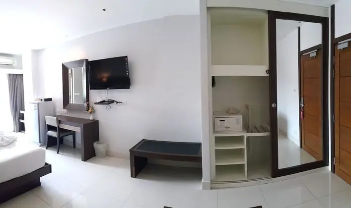 Deluxe Room Twin Bed