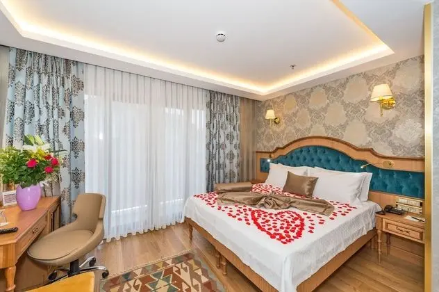 Standard Tek Büyük veya İki Ayrı Yataklı Oda