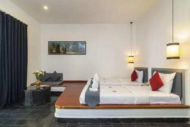 Deluxe Twin with Balcony