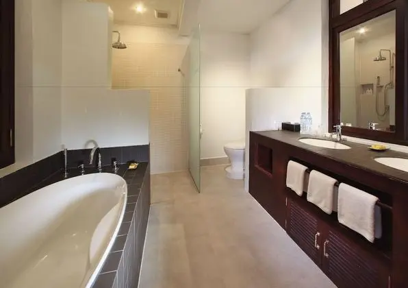 Deluxe Tek Büyük Yataklı Oda, Zemin Kat (Garden View Deluxe Queen)
