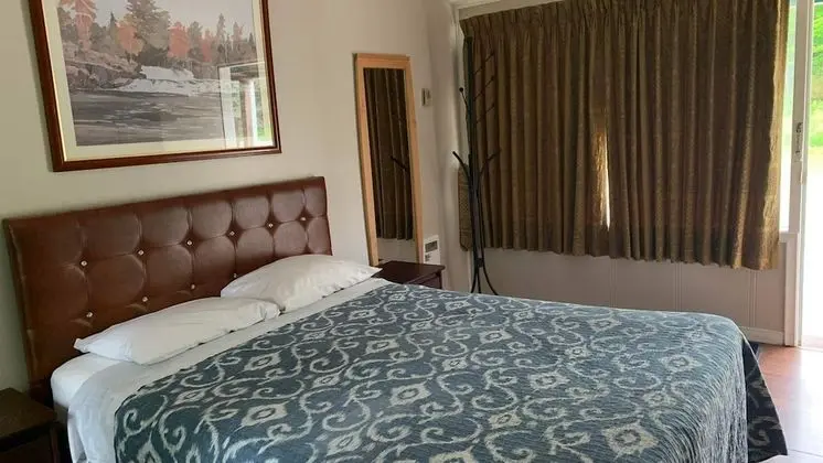 Basic Tek Büyük Yataklı Oda