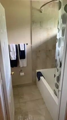 Basic Tek Büyük Yataklı Oda
