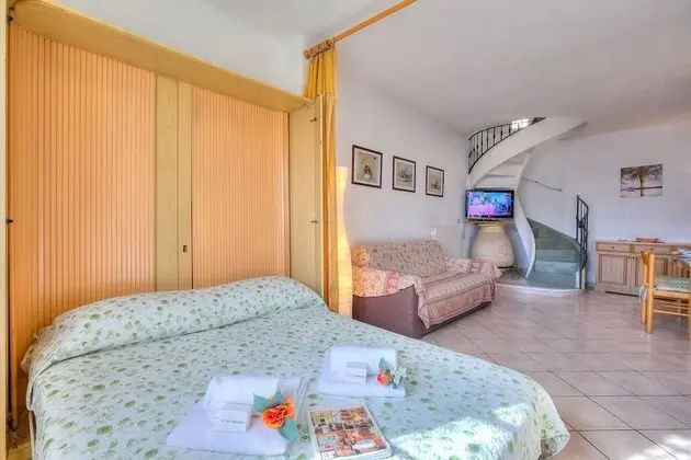 Family Apart Daire, Birden Çok Yatak, 2 Banyolu, Bahçeli (Apt Casetta - Relax And Nature)