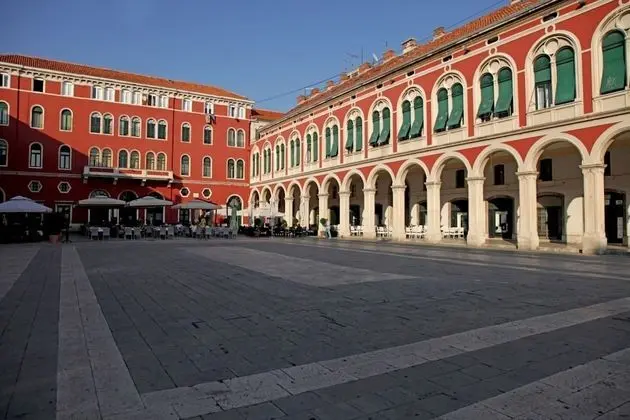 Stüdyo, 1 Büyük (Queen) Boy Yatak