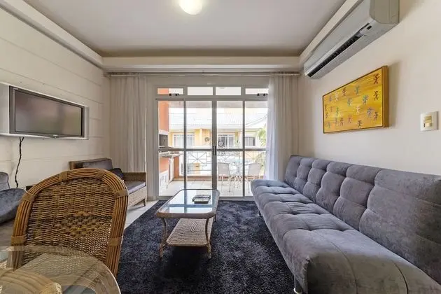 Superior Apart Daire, Havuz Manzaralı