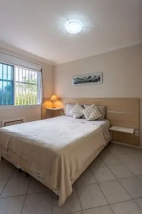 Superior Apart Daire, Havuz Manzaralı