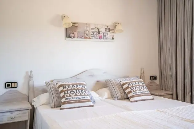 Apart Daire, 1 Yatak Odası, Balkon, Havuz Manzaralı
