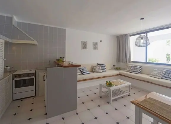 Apart Daire, 1 Yatak Odası, Balkon, Havuz Manzaralı