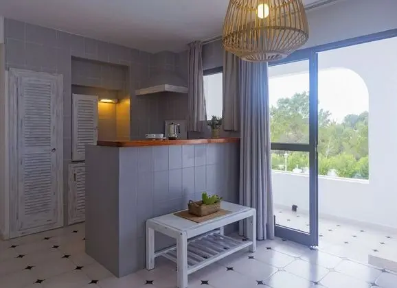 Apart Daire, 1 Yatak Odası, Balkon, Havuz Manzaralı