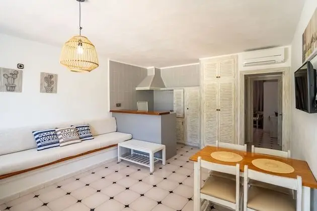 Apart Daire, 1 Yatak Odası, Balkon, Havuz Manzaralı