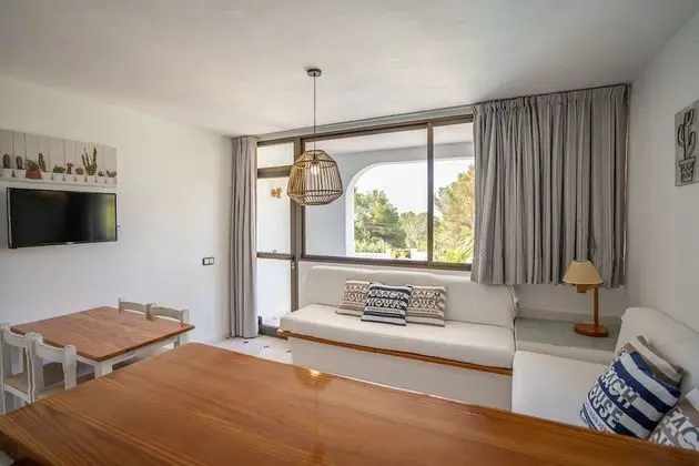 Apart Daire, 1 Yatak Odası, Balkon, Havuz Manzaralı