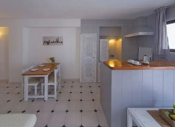 Apart Daire, 1 Yatak Odası, Balkon, Havuz Manzaralı
