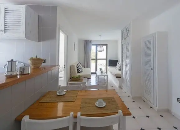 Apart Daire, 1 Yatak Odası, Balkon, Havuz Manzaralı