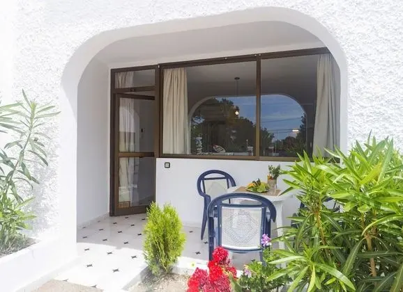 Apart Daire, 1 Yatak Odası, Balkon, Havuz Manzaralı