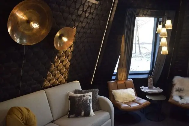 Komsio Glass Igloo Suite