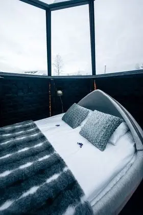 Komsio Glass Igloo Suite