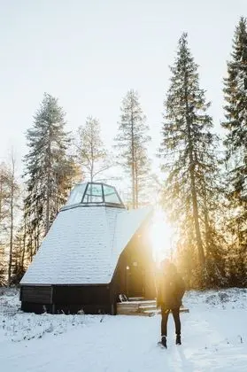 Komsio Glass Igloo Suite