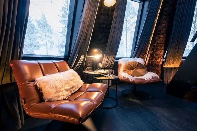 Komsio Glass Igloo Suite