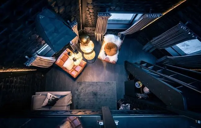 Komsio Glass Igloo Suite