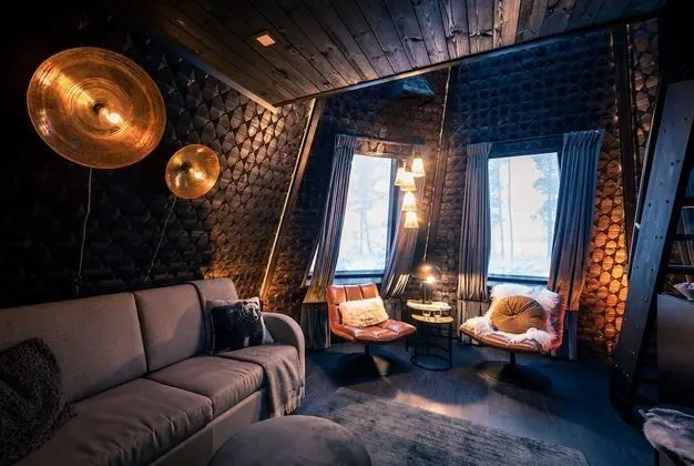 Komsio Glass Igloo Suite
