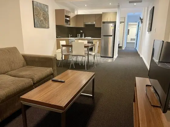 Executive Stüdyo, Balkon
