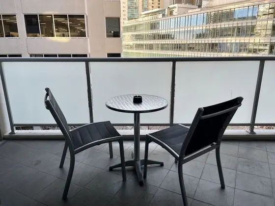 Executive Stüdyo, Balkon