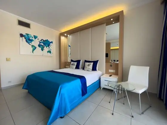https://images.etstur.com/imgproxy/resize/2560x1440/files/images/hotelImages/etsrooms/701/AQI_Pegasos_World_20240923123844_4.jpg