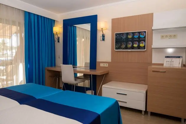 https://images.etstur.com/imgproxy/resize/2560x1440/files/images/hotelImages/etsrooms/701/AQI_Pegasos_World_20240923125653_0.jpg