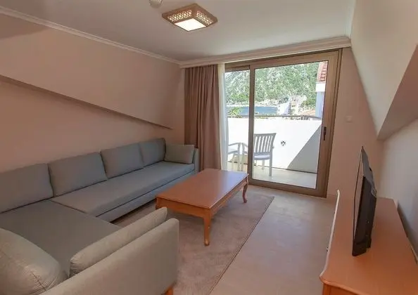 https://imagessl.etstur.com/files/images/hotelImages/TR/50461/l/Hotel-Aqua-Marmaris-Oda-279291.jpg