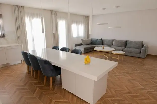 Apart Daire, 2 Yatak Odası, Havuz Manzaralı