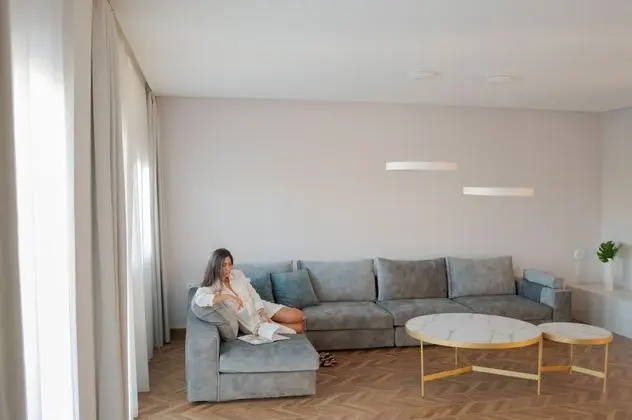 Apart Daire, 2 Yatak Odası, Havuz Manzaralı