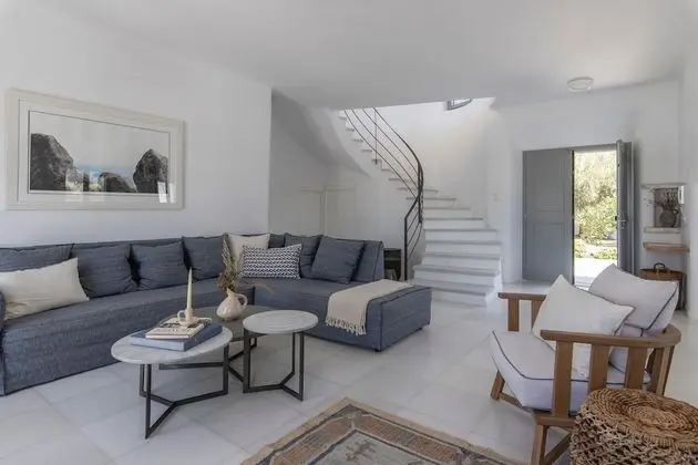 Villa, 4 Yatak Odası, Deniz Manzaralı, Denize Sıfır