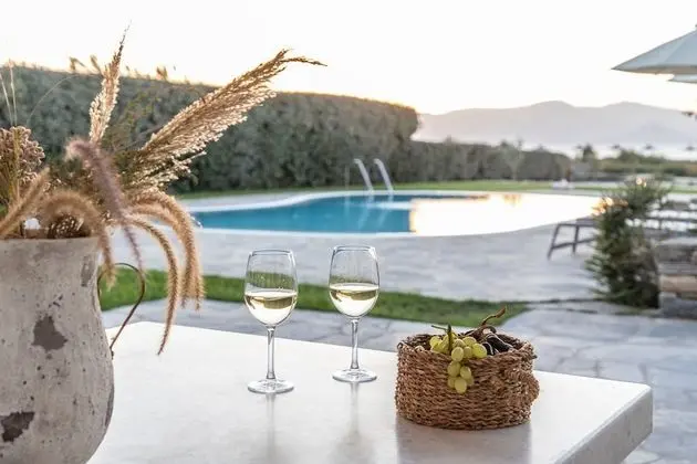 Villa, 5 Yatak Odası, Deniz Manzaralı, Denize Sıfır