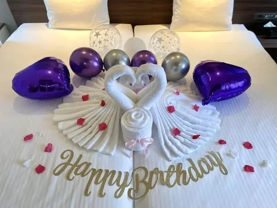 İki Ayrı Yataklı Oda, Köşe