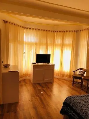 Boutique Sunlight Room