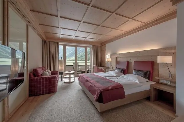 Tek Büyük Yataklı Oda, Balkon, Dağ Manzaralı (South incl. free entrance AQUA Dome)