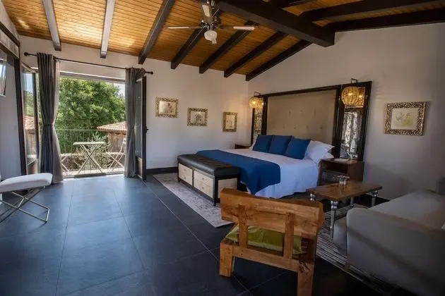 Comfort Oda, 1 En Büyük (King) Boy Yatak ve Çekyat (Villasbuenas)