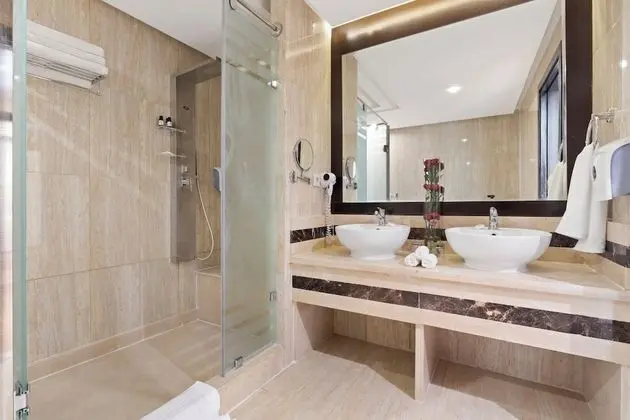 Royal Family Two Bedroom
