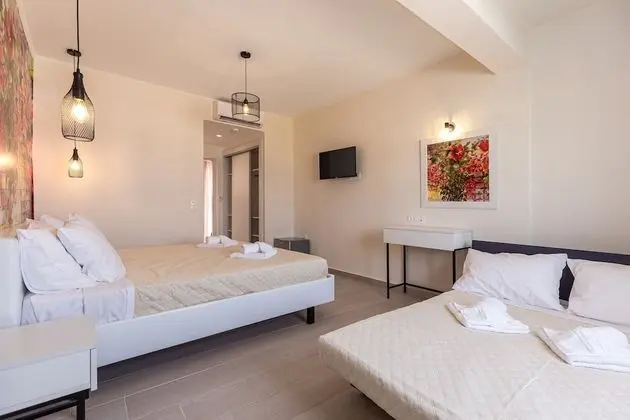 Dört Kişilik Oda, Balkon, Deniz Manzaralı