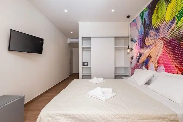 Tek Büyük veya İki Ayrı Yataklı Oda, Balkon, Deniz Manzaralı