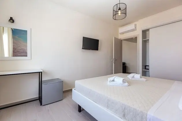Tek Büyük veya İki Ayrı Yataklı Oda, Deniz Manzaralı