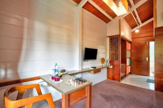Deluxe Kır Evi, Havuz Manzaralı
