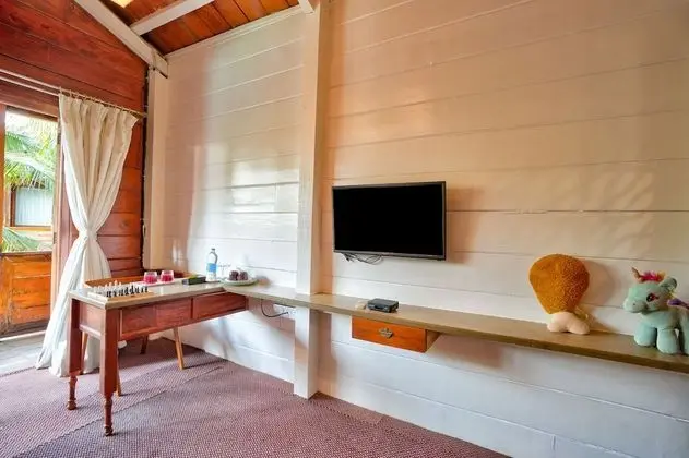 Deluxe Kır Evi, Havuz Manzaralı