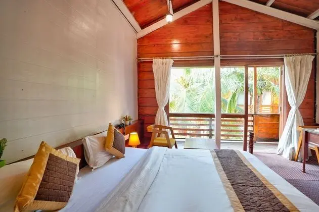 Deluxe Kır Evi, Havuz Manzaralı