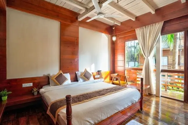 Deluxe Kır Evi, Havuz Manzaralı