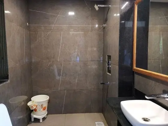 Deluxe Kır Evi, Havuz Manzaralı